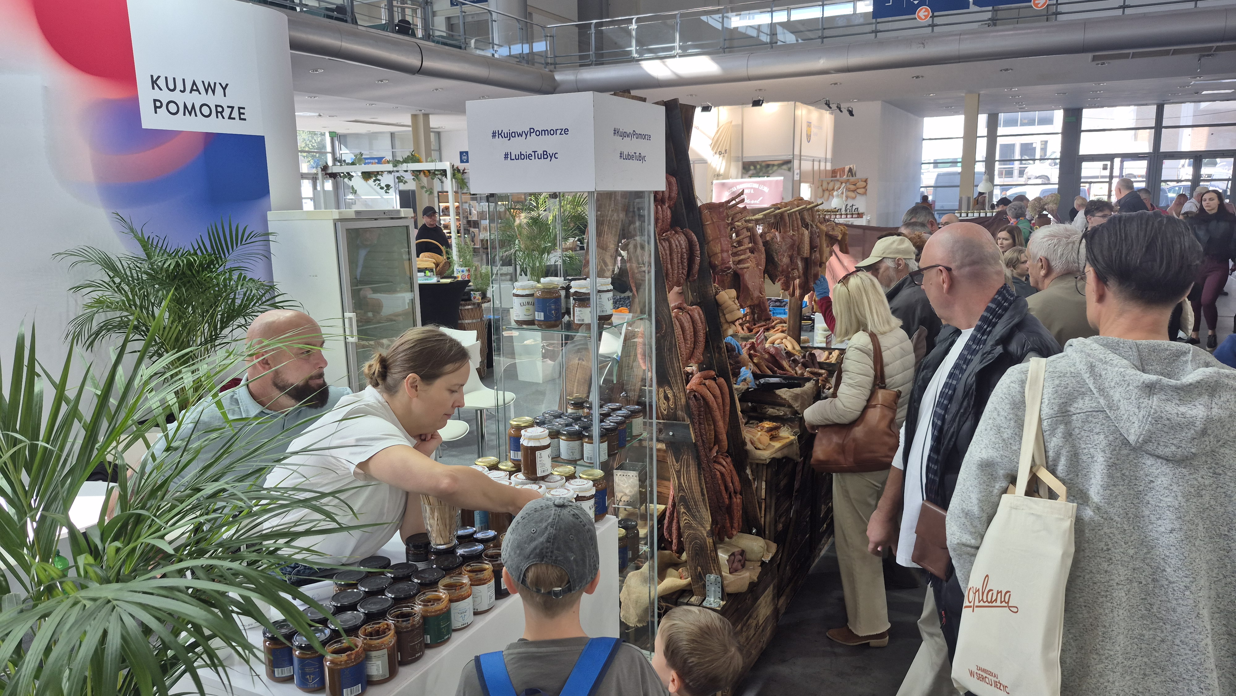 Kulinarna podróż przez Polskę w sercu Poznania [FOTORELACJA]