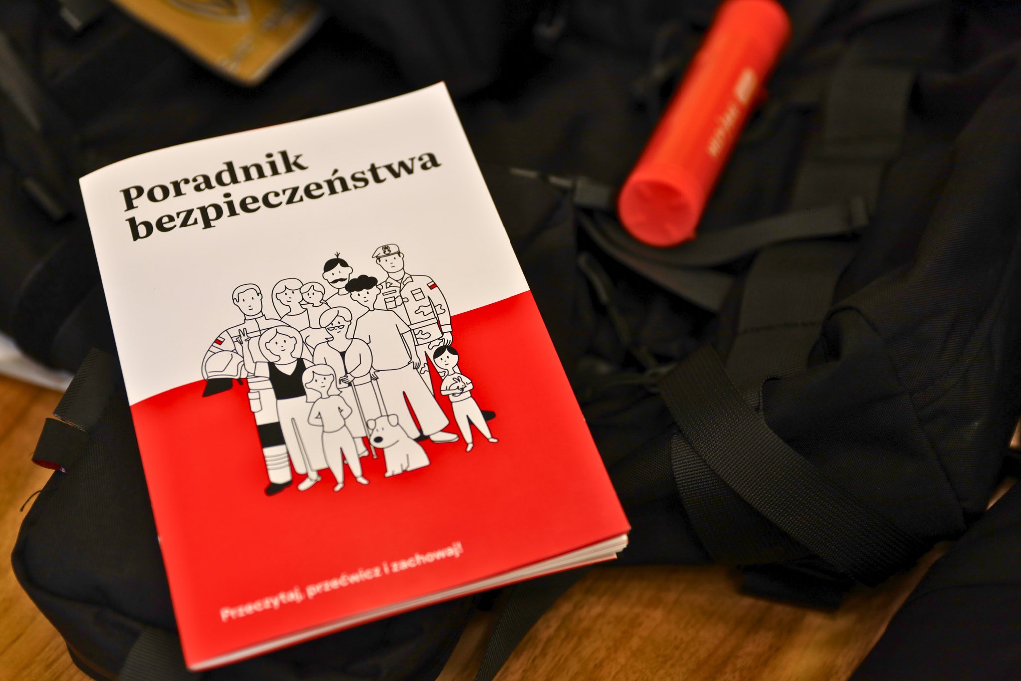 „Poradnik bezpieczeństwa” dla wszystkich Polaków