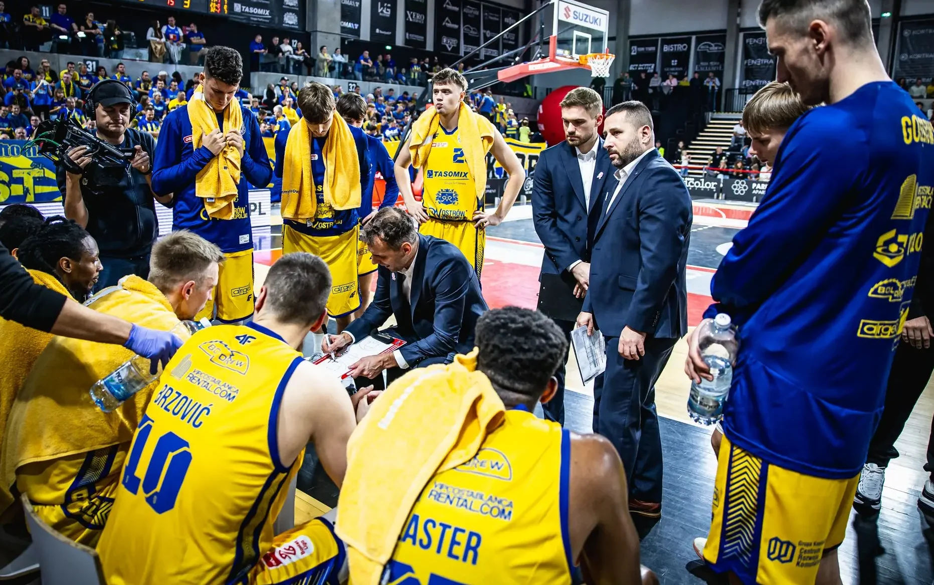 Andrzej Urban przed serią pięciu meczów wyjazdowych z rzędu [WIDEO]