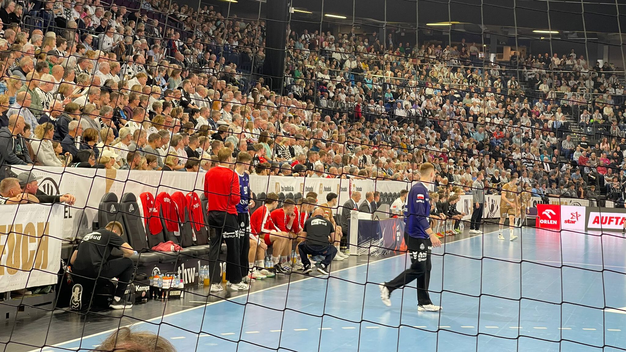 Różnica klas. Profesorowie z THW Kiel nie dali szans Ostrovii