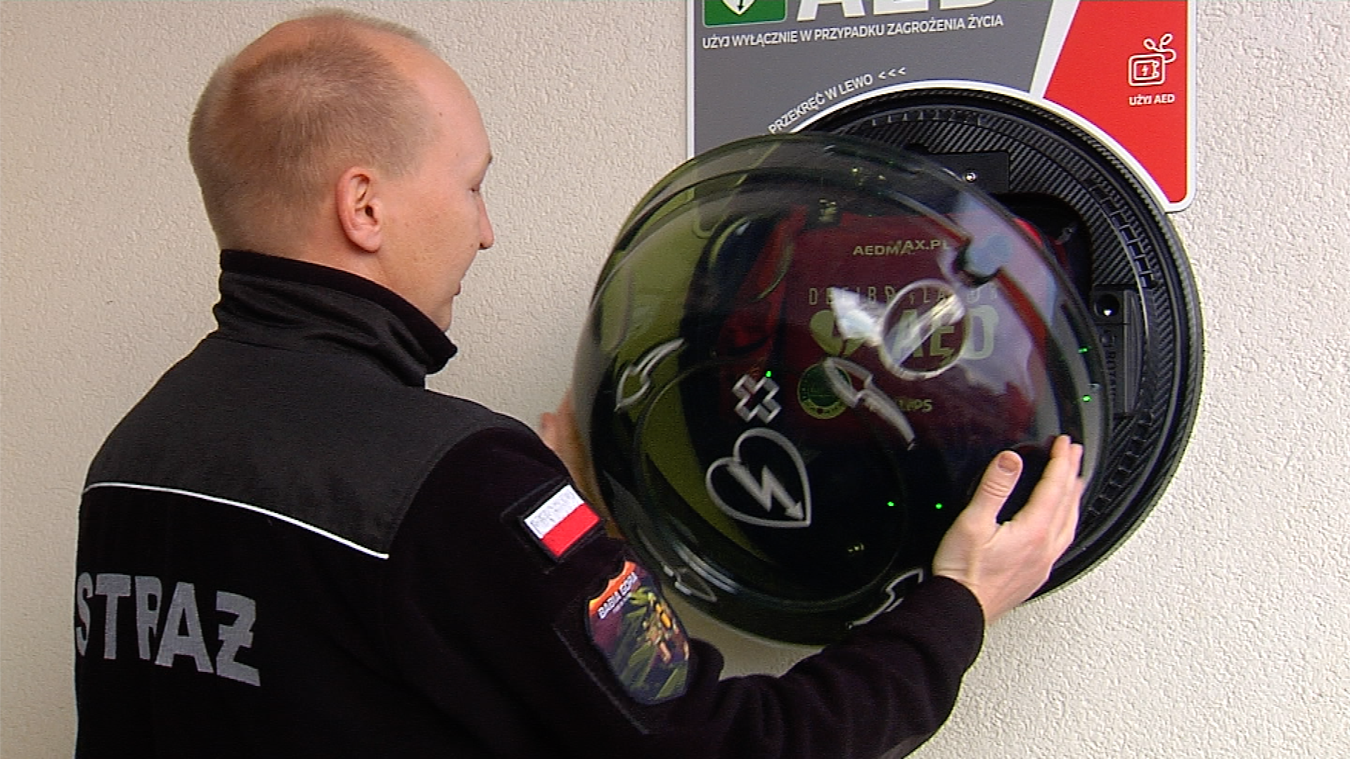 Kolejny ogólnodostępny AED w regionie. To inicjatywa szkolnej społeczności