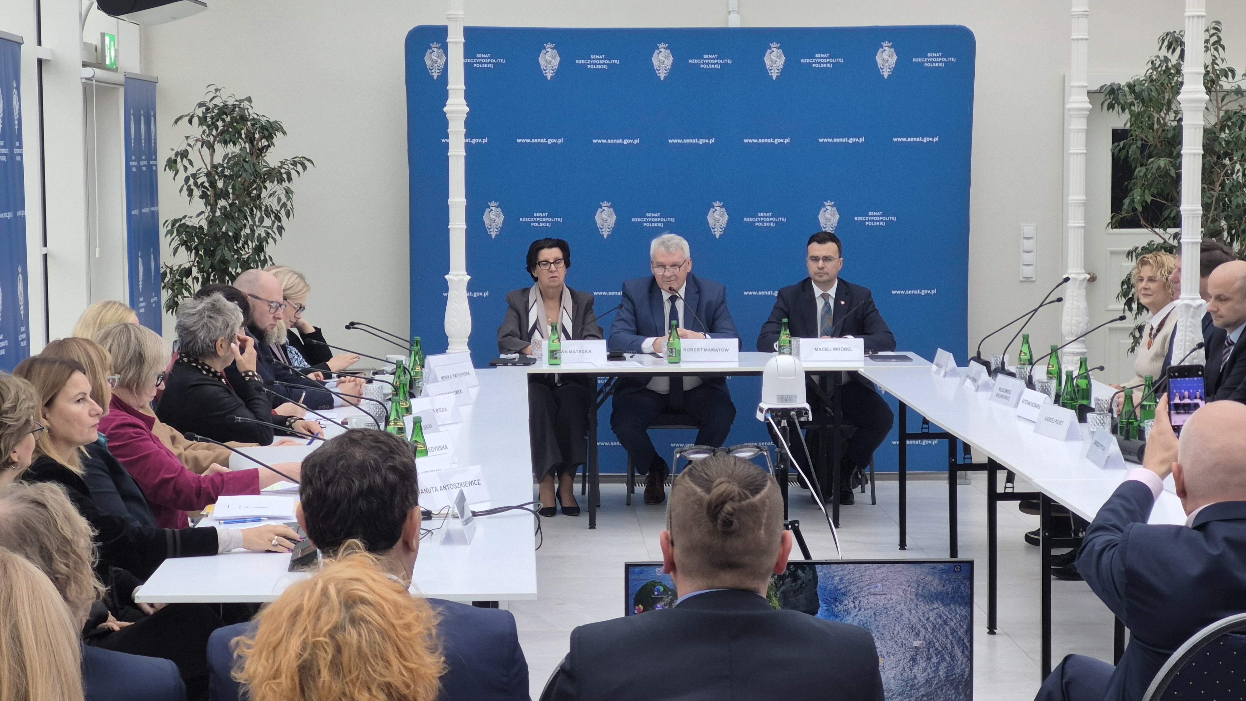 Będą „trzynastki” i wyższe odprawy dla pracowników instytucji kultury? [WIDEO]