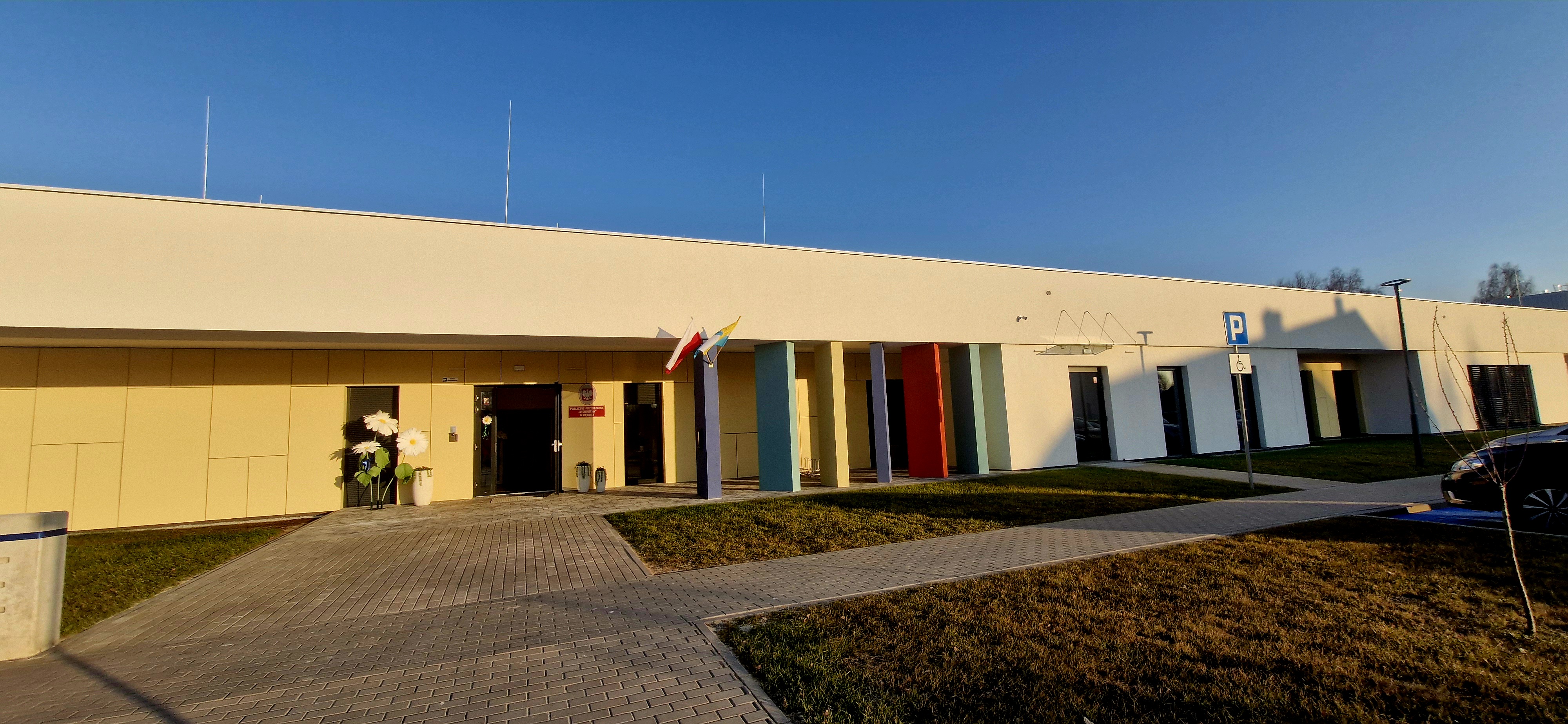 Przedszkole i żłobek oficjalnie otwarte. Gmina do budowy „dołożyła” kilka [ZDJĘCIA]
