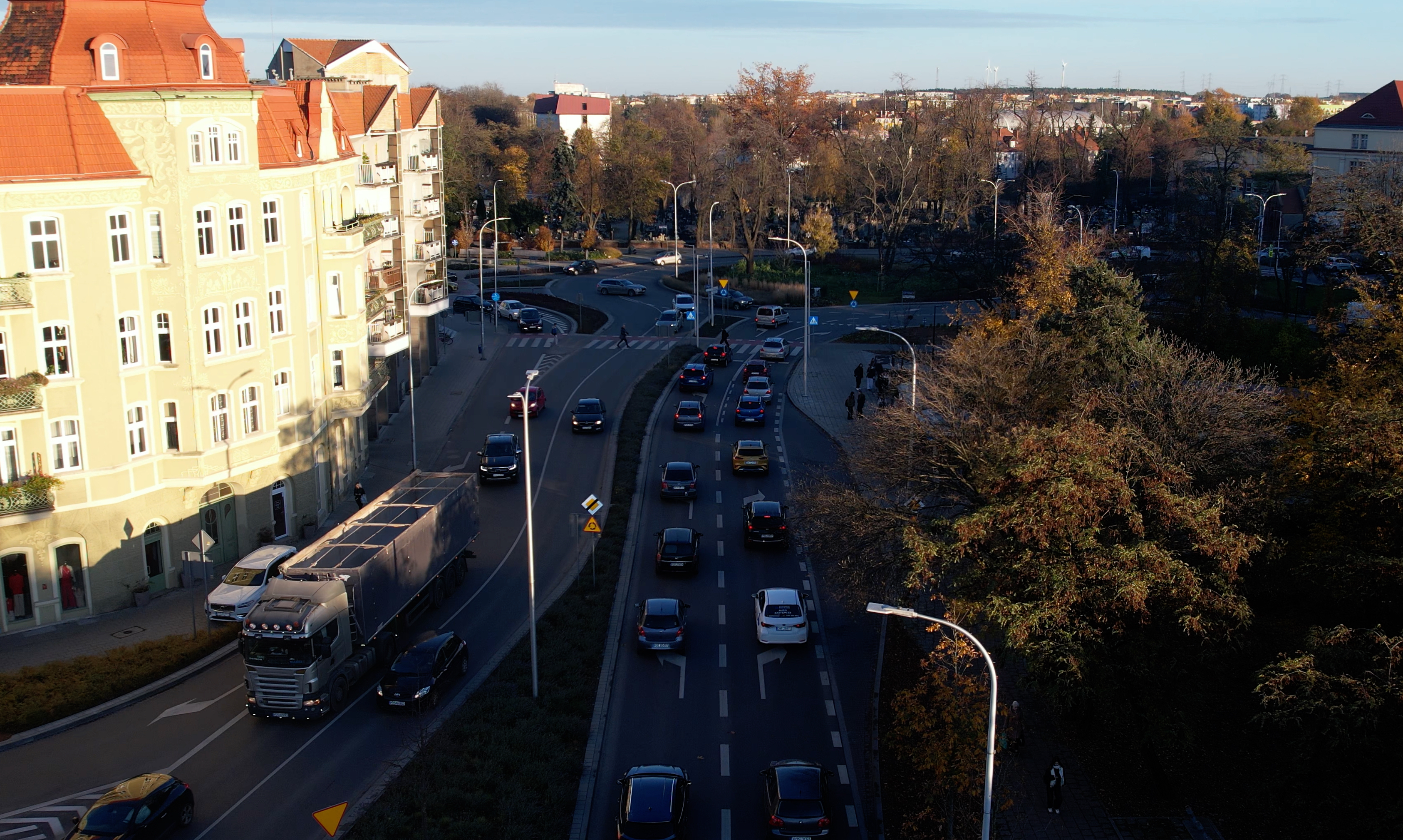 Miłość po trzydziestce, rozwody w górę, mniej mieszkańców. Tak zmienia się Ostrów